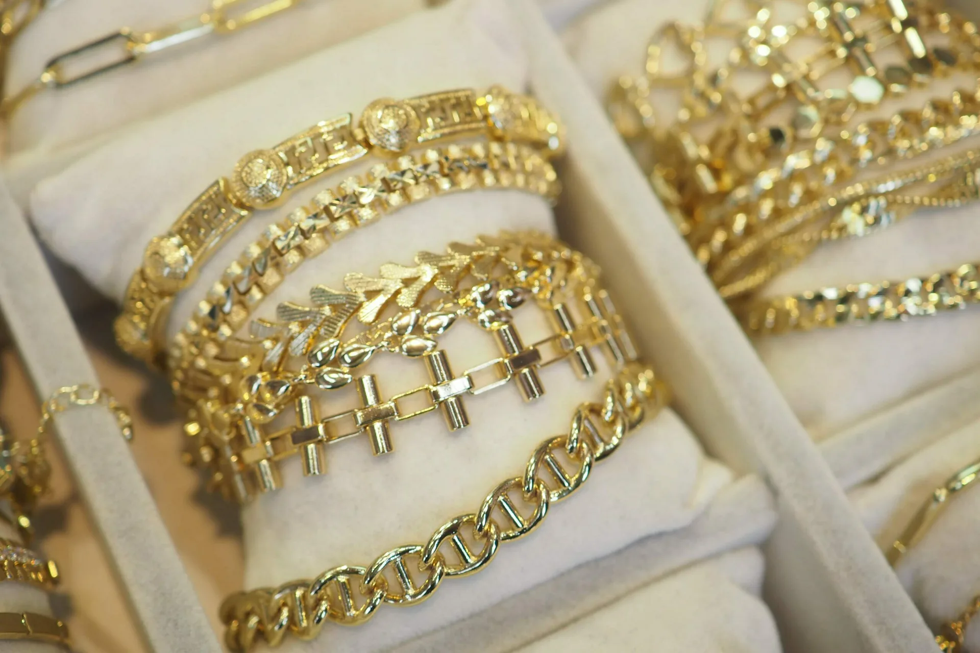 La Brad&rsquo; à Bijoux ouvre aux Docks 76 : des bijoux à 10€.