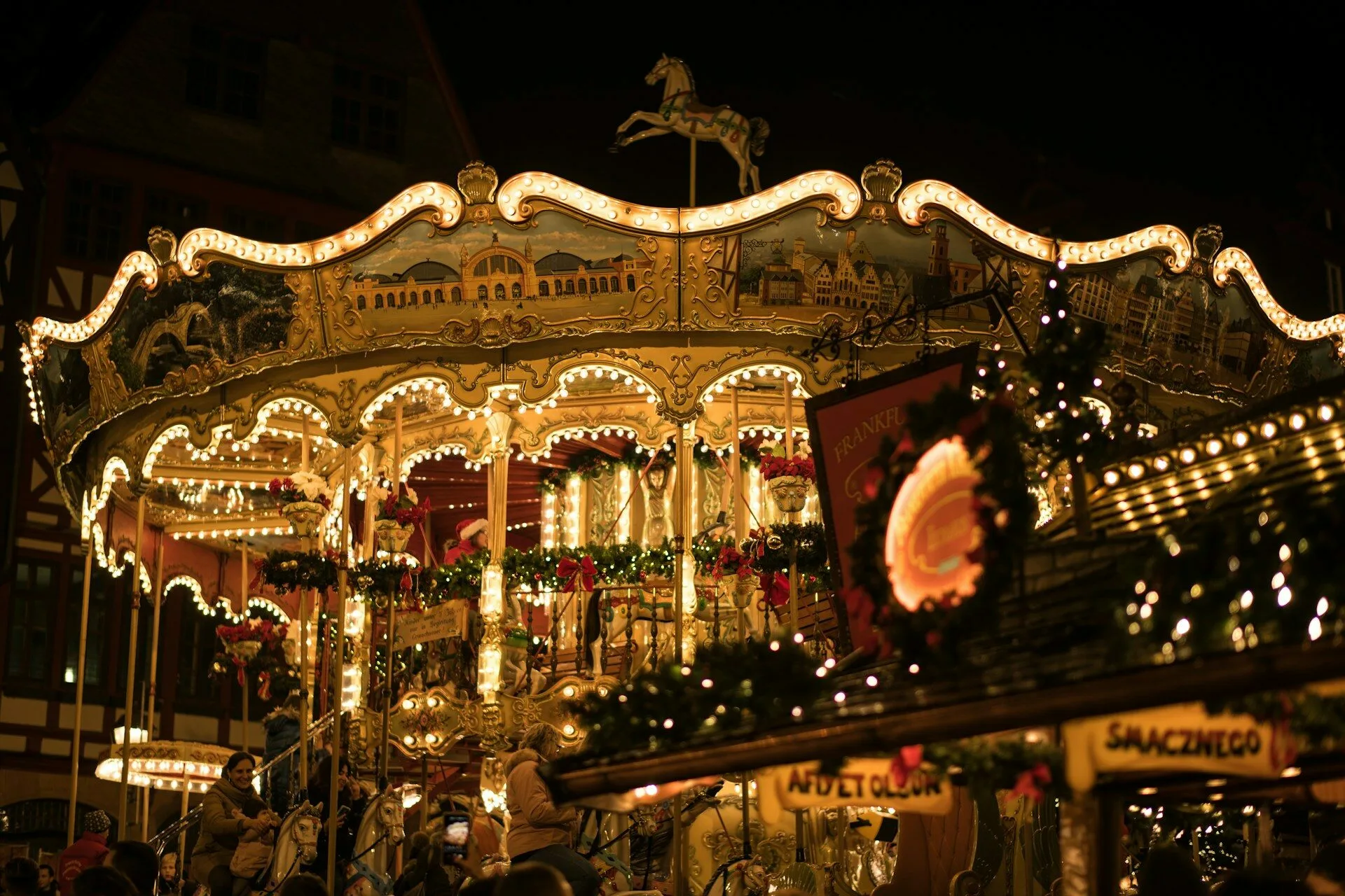 Le Marché de Noël de Rouen : 50 Chalets, du Vin Chaud et la Magie de Décembre.