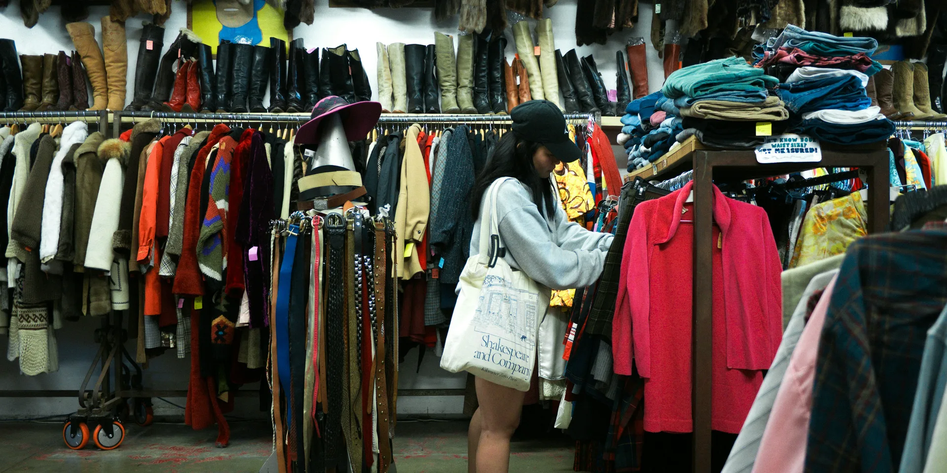 1 tonne de fringues à partir de 2 €, le Piou Piou Market s'installe à la Halle aux Toiles